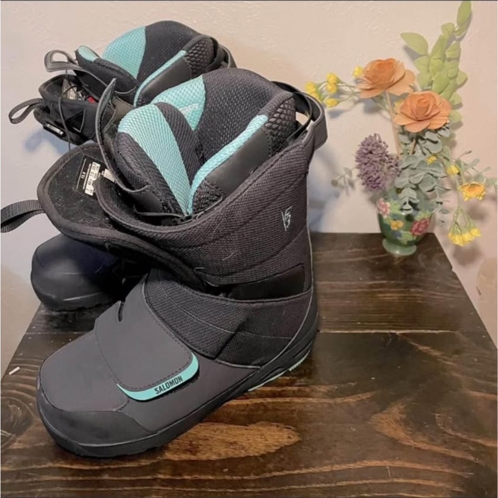 Salomon Winter Snowboarding Boots in Black and Teal
